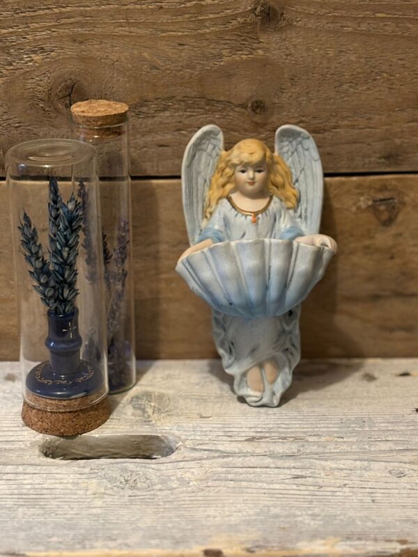 www.queensbrocanteboutique.nl webwinkel brocante vintage curiosa wijwaterbakje pastel