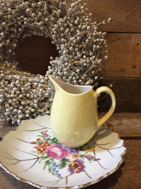 www.queensbrocanteboutique.nl p.regout melkkan geel brocante servies brocantewebshop