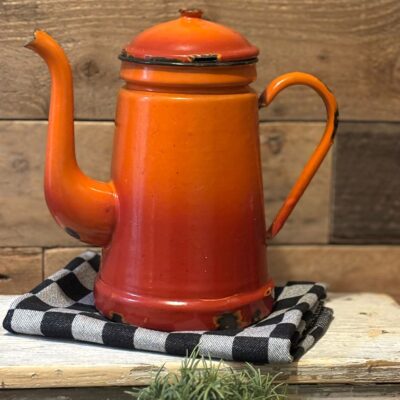 www.queensbrocanteboutique.nl webwinkel brocante vintage curiosa emaille keukenemaille oranje ood koffiepot