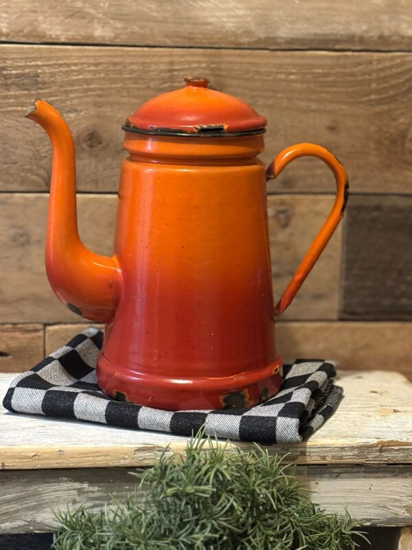 www.queensbrocanteboutique.nl webwinkel brocante vintage curiosa emaille keukenemaille oranje ood koffiepot