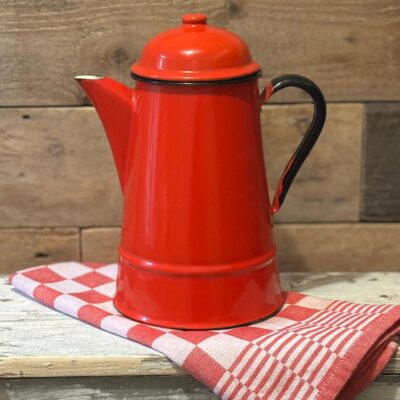 www.queensbrocanteboutique.nl webwinkel brocante vintage curiosa emaille keukenemaille rood koffiepot