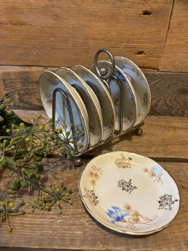 www.queensbrocanteboutique.nl gebloemde bordjes serviesgoed webwinkel brocante vintage